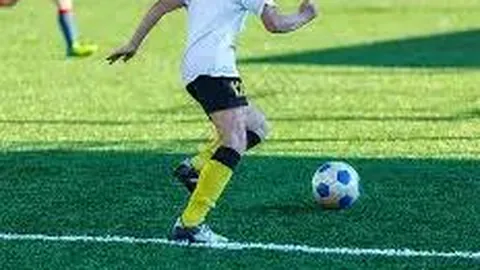 《独家对话李玮锋：揭秘中国足球挑战时刻，国家队未来路在何方？》